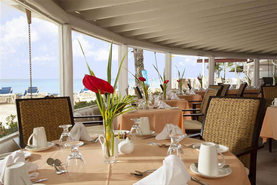 Beach terrace dining